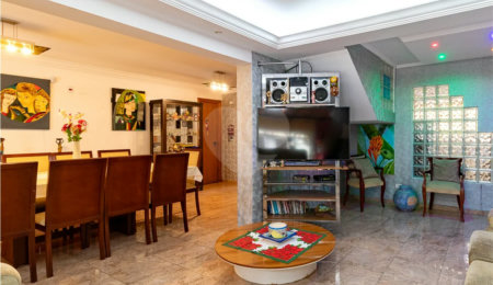 Casa à venda com 4 quartos, sendo 2 suítes,  em Alto da Boa Vista, São Paulo, SP