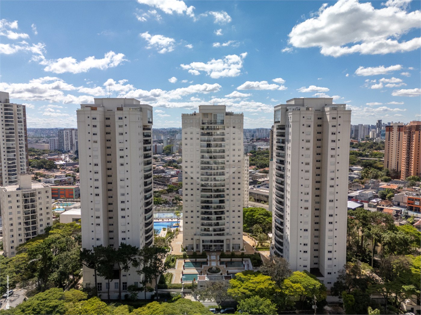 Apartamento à venda com 3 quartos, sendo 2 suítes, em Jardim Marajoara, São Paulo, SP