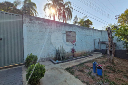 Chácara à venda com 3 quartos, sendo 1 suíte, em Jardim Estância Brasil, Atibaia, SP