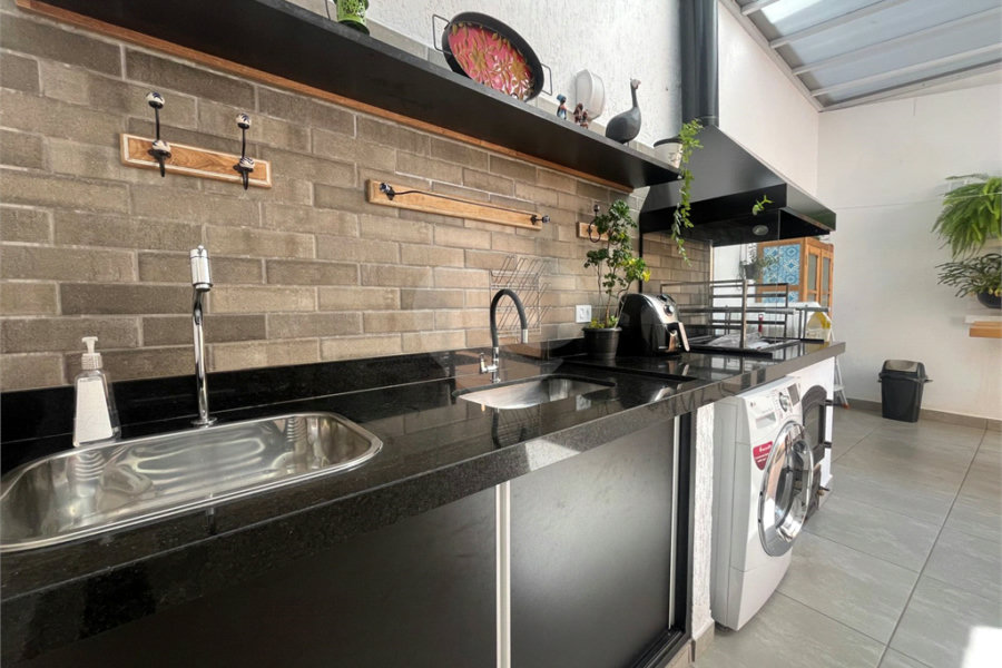Casa à venda com 3 quartos, sendo 1 suíte, em Vila Ester (zona Norte), São Paulo, SP