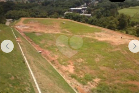 Terreno à venda em Laranja Azeda, Arujá, SP