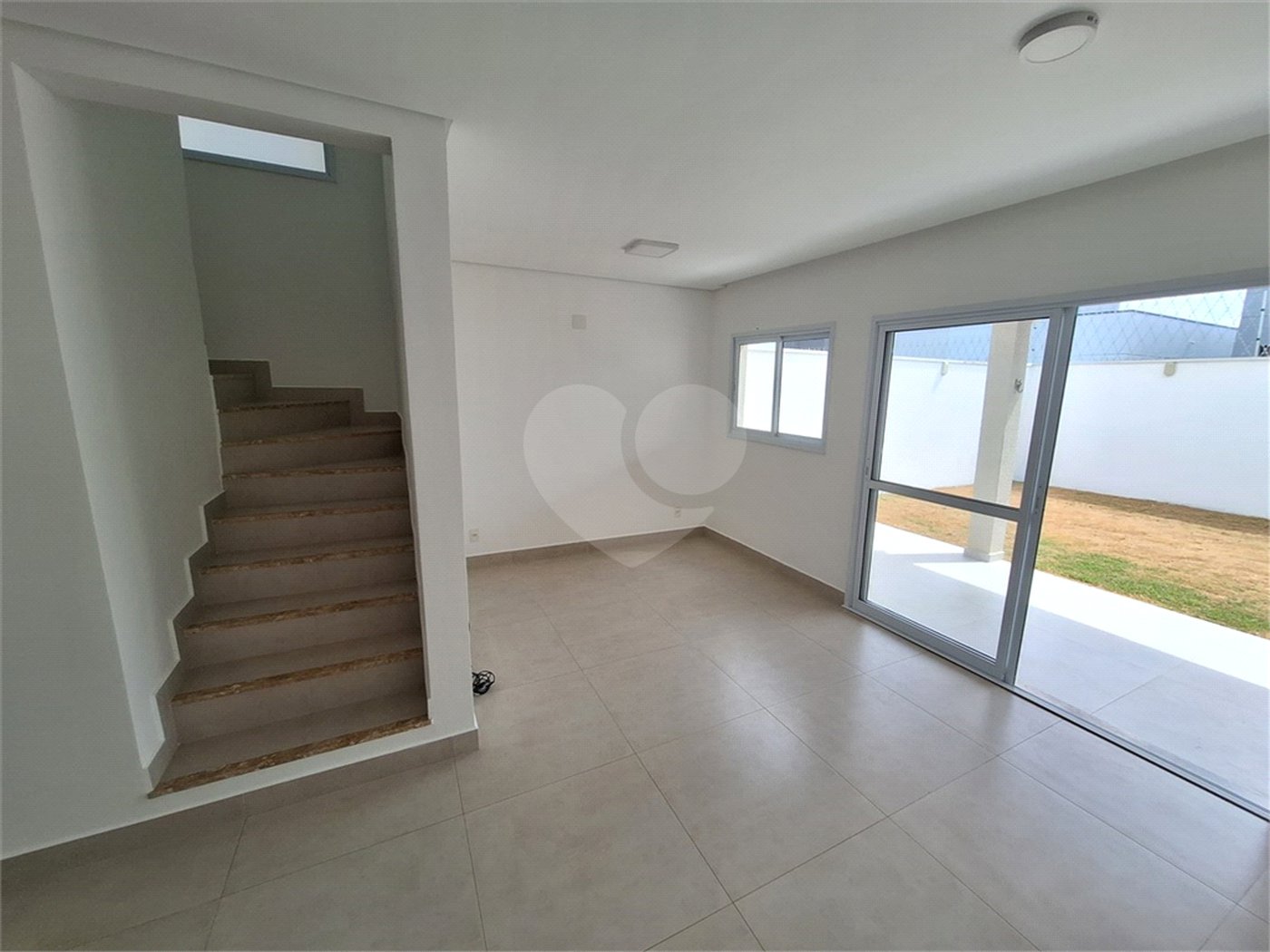 Casa à venda com 3 quartos, sendo 1 suíte, no condomínio Villagio Montalcino, Vinhedo - SP