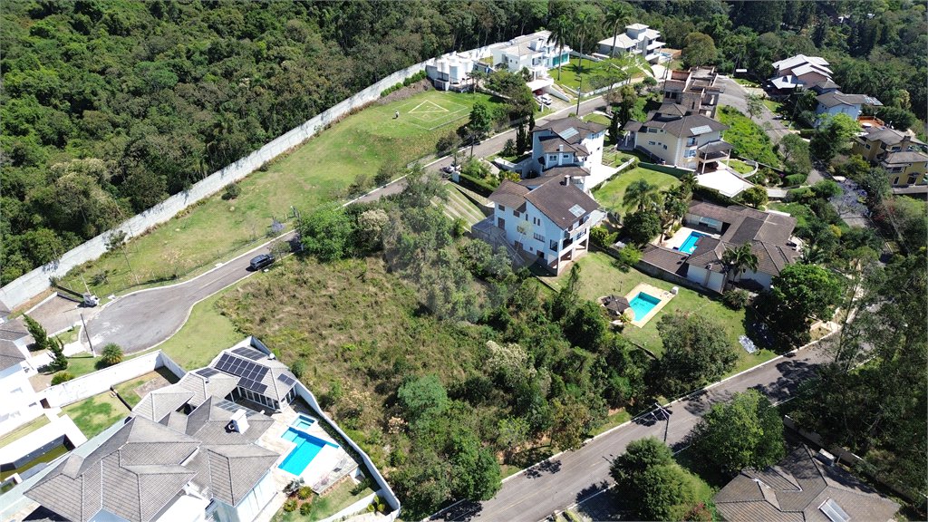 Terreno à venda no condomínio Suíça da Cantareira, Mairiporã - SP