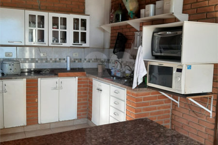 Chácara à venda com 8 suítes em Jardim Arquidiocesano, Salto, SP