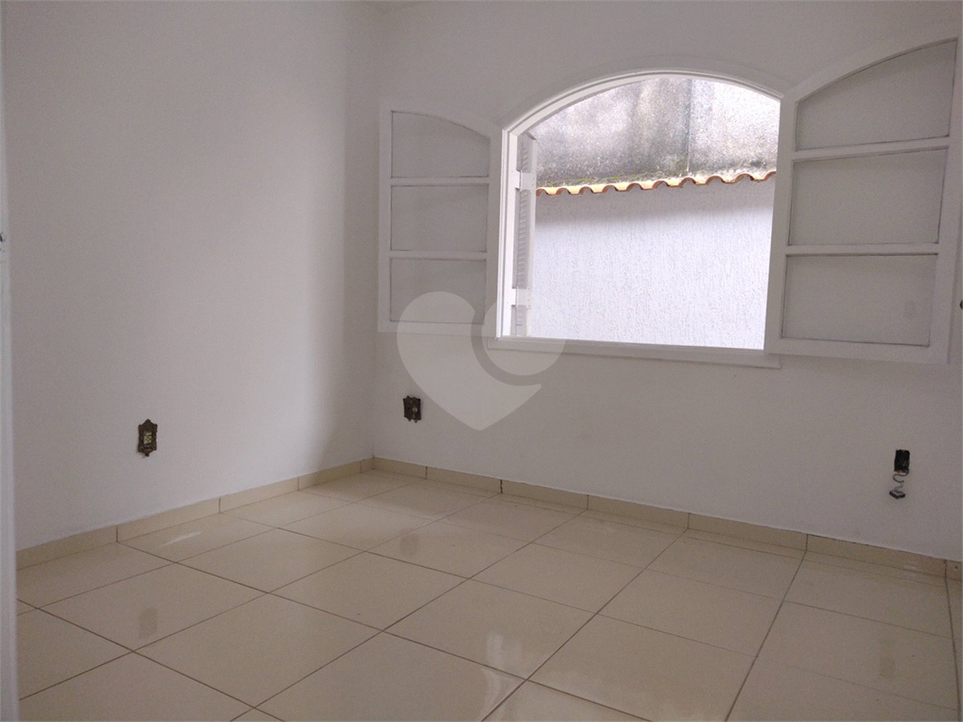 Casa à venda com 3 quartos, sendo 1 suíte,  em Mogi Moderno, Mogi das Cruzes, SP