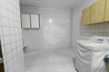 Sobrado à venda com 3 quartos em Vila Romana, São Paulo, SP