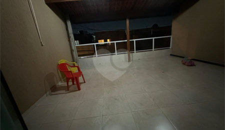 Sobrado à venda com 4 quartos em Jardim Luciana, Itaquaquecetuba, SP