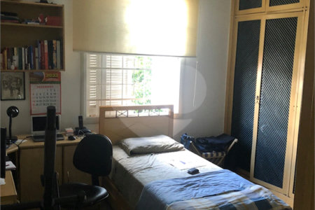 Sobrado à venda com 4 quartos, sendo 2 suítes, em Vila Monumento, São Paulo, SP