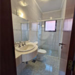 Casa à venda ou para alugar com 3 quartos, sendo 1 suíte, no condomínio Recanto dos Paturis, Vinhedo - SP