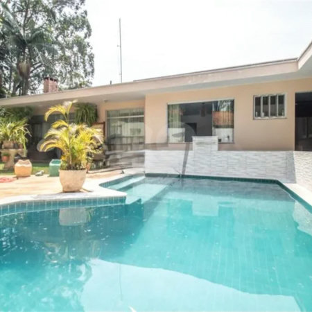 Casa de Vila à venda com 5 quartos, sendo 3 suítes, em Jardim Marajoara, São Paulo, SP