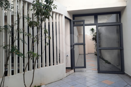 Casa Térrea à venda com 3 quartos, sendo 1 suíte, em Jardim Marajoara, São Paulo, SP