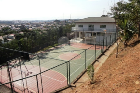 Casa à venda com 3 quartos, sendo 2 suítes, no condomínio Águas da Serra, Valinhos - SP