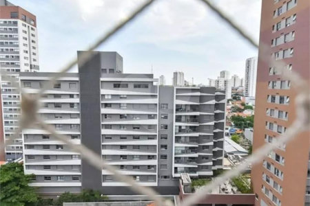 Apartamento no Ipiranga de 94m2 com 2 dorms, 1 suíte, 3 banheiros, 2 vagas. Estuda permuta.