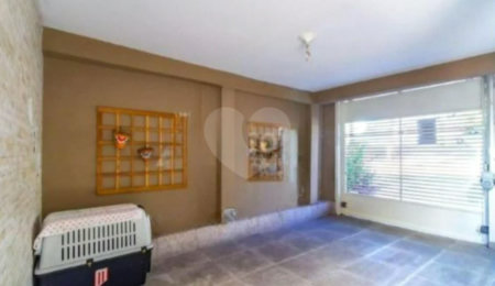 Casa à venda com 4 quartos, sendo 1 suíte,  em Vila Tolstoi, São Paulo, SP
