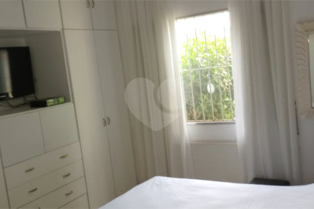 Casa à venda com 3 quartos, sendo 2 suítes,  em Jardim Monte Azul, São Paulo, SP
