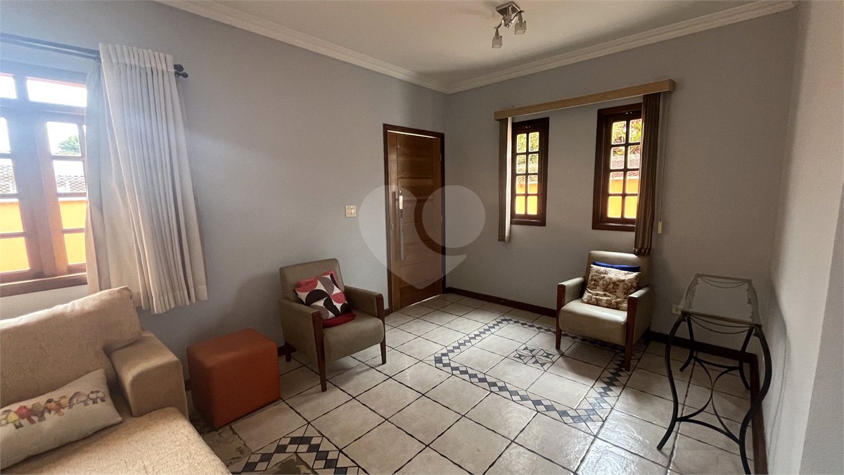 Sobrado à venda ou para alugar com 4 quartos, sendo 2 suítes, em Jardim Terceiro Centenário, Atibaia, SP