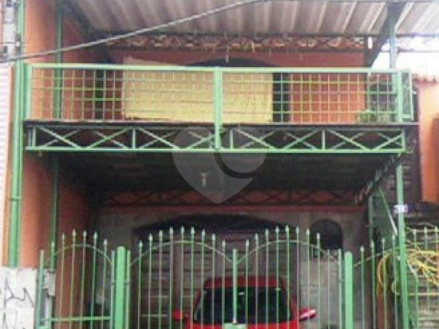 Sobrado à venda com 3 quartos, sendo 1 suíte,  em Jardim Peri, São Paulo, SP