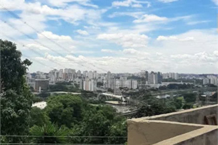 Sobrado à venda com 8 quartos em Jardim São Luís, São Paulo, SP