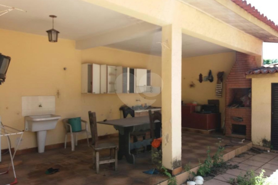 Sobrado à venda com 4 quartos, sendo 1 suíte, em Tremembé, São Paulo, SP