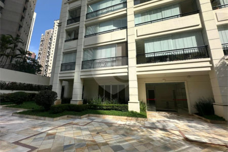 Apartamento à venda com 3 quartos, sendo 1 suíte, em Indianópolis, São Paulo, SP