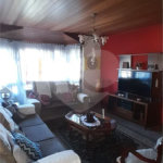 Sobrado à venda com 3 quartos, sendo 1 suíte, em Vila Isabela, Campos do Jordão, SP