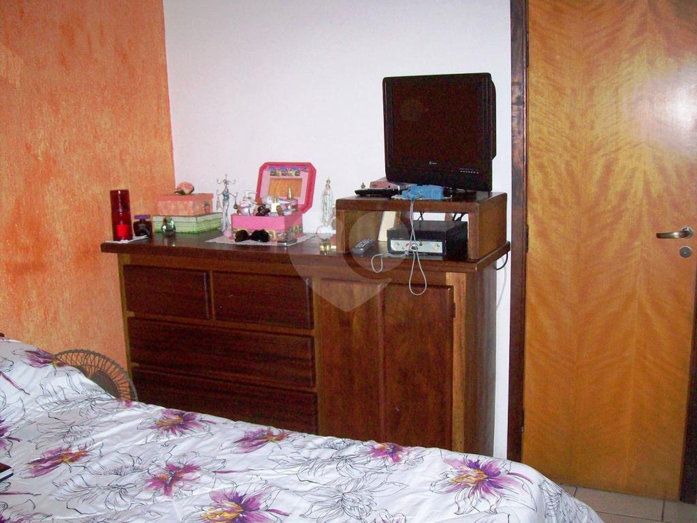 Sobrado à venda com 2 quartos, sendo 1 suíte, em Vila Vitório Mazzei, São Paulo, SP