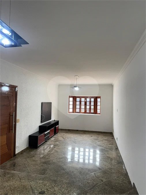 Sobrado à venda ou para alugar com 3 suítes em Vila Sônia, São Paulo, SP