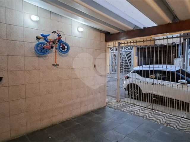 Sobrado à venda com 3 quartos, sendo 1 suíte, em Vila Constança, São Paulo, SP