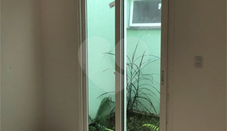 Casa Térrea à venda com 3 quartos, sendo 1 suíte,  no Centro, Bom Jesus dos Perdões, SP