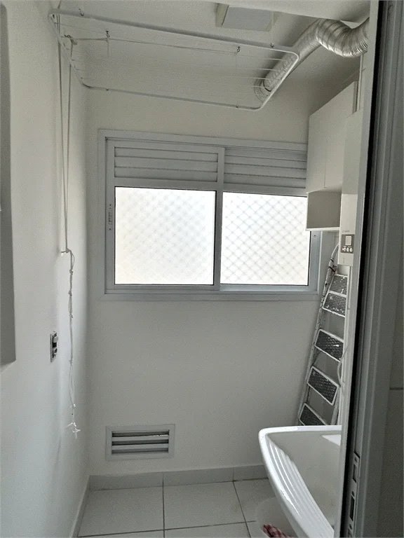 Apartamento à venda com 3 quartos, sendo 1 suíte,  em Vila Andrade, São Paulo, SP