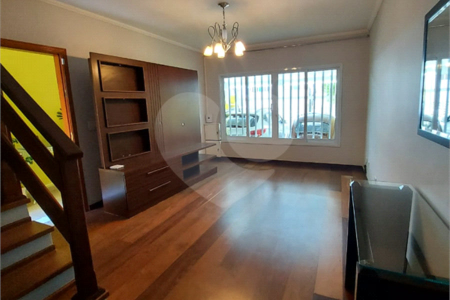 Sobrado à venda com 3 quartos, sendo 2 suítes, em Vila Romero, São Paulo, SP