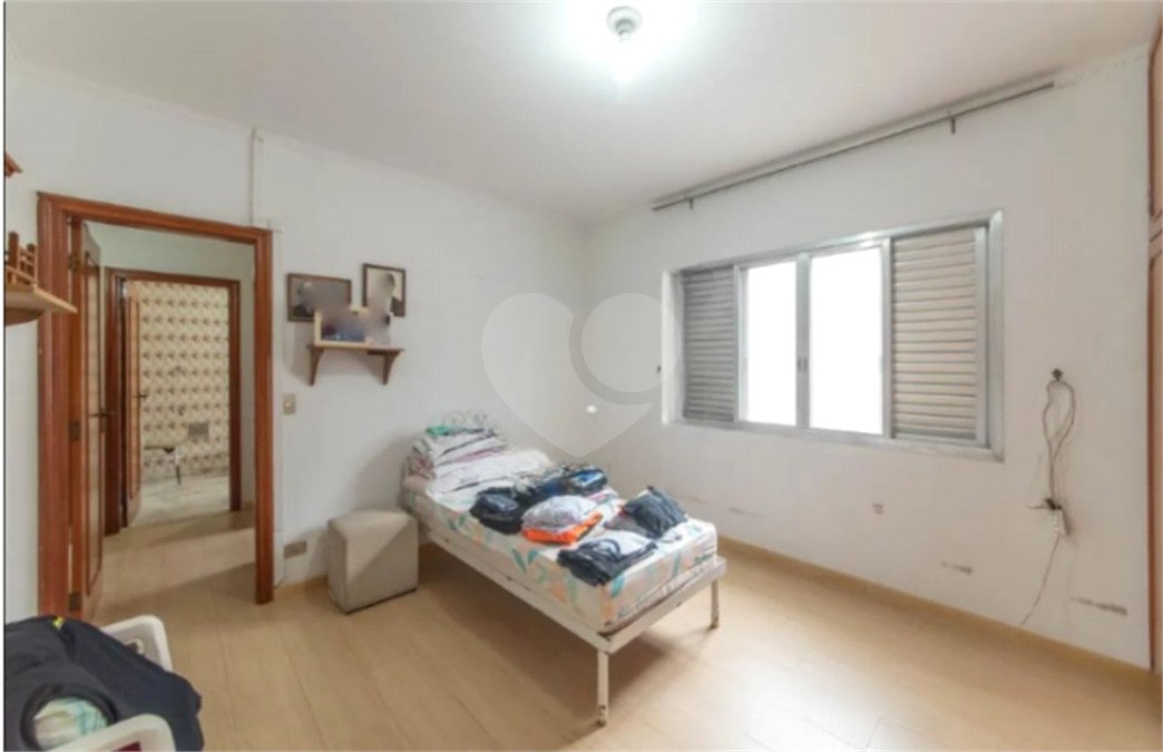 Casa à venda com 5 quartos, sendo 3 suítes, em Vila Santo Estéfano, São Paulo, SP