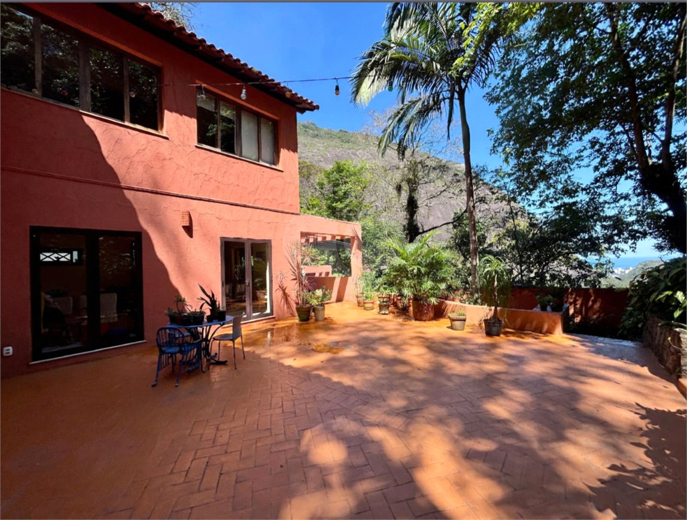 Casa à venda com 4 quartos, sendo 1 suíte, em Lagoa, Rio de Janeiro, RJ
