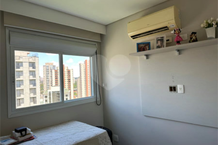 Apartamento à venda com 3 suítes em Vila Suzana, São Paulo, SP