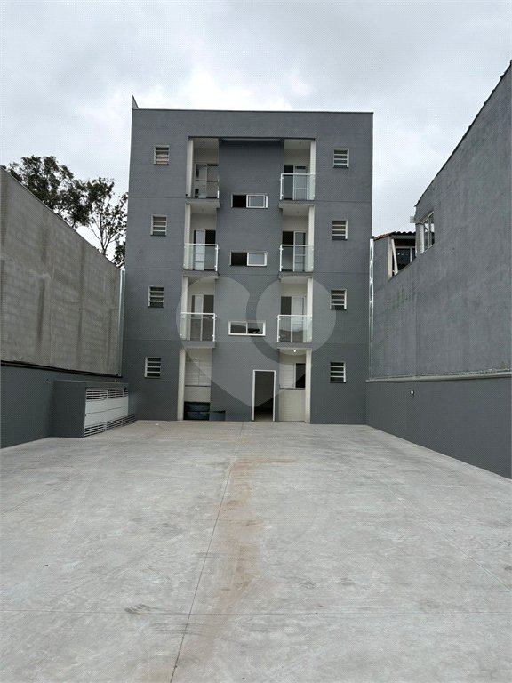 Casa à venda com 3 quartos, sendo 1 suíte, no condomínio Felipe Camarao, Poá - SP