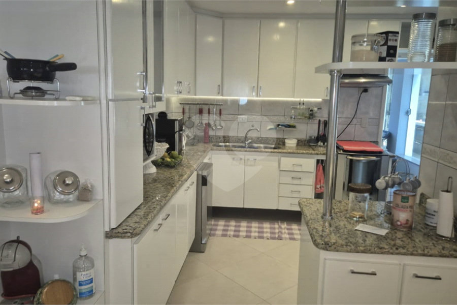 Sobrado à venda com 3 quartos, sendo 1 suíte, em Tremembé, São Paulo, SP