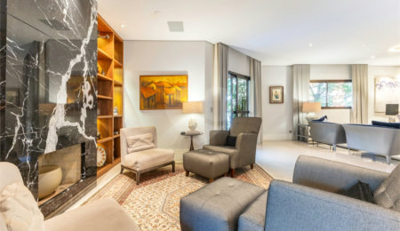 Apartamento à venda com 4 quartos, sendo 3 suítes,  em Moema, São Paulo, SP