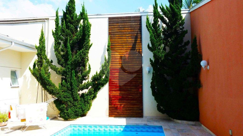 Casa à venda com 4 suítes em Granja Julieta, São Paulo, SP