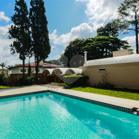 Casa à venda com 4 quartos, sendo 1 suíte,  em Interlagos, São Paulo, SP