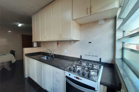 Casa à venda com 4 quartos, sendo 1 suíte, em Parque Continental, São Paulo, SP