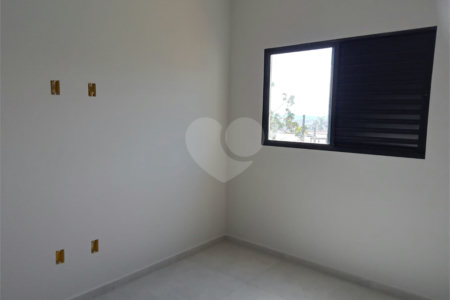 Apartamento à venda com 2 quartos no Centro, Bom Jesus dos Perdões, SP