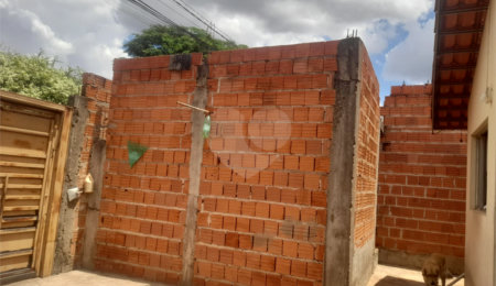 Casa à venda com 2 quartos em Residencial Deputado José Zavaglia, São Carlos, SP