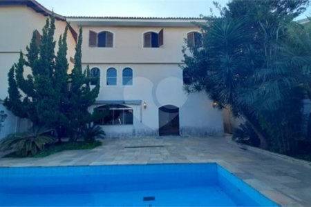 Casa à venda com 4 quartos, sendo 2 suítes, em MORUMBI, São Paulo, SP