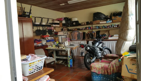 Casa à venda com 3 quartos, sendo 1 suíte,  em Alvinópolis, Atibaia, SP