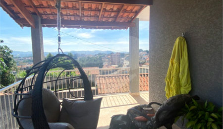 Casa à venda com 2 quartos, sendo 1 suíte, em Jardim Alvinópolis, Atibaia, SP
