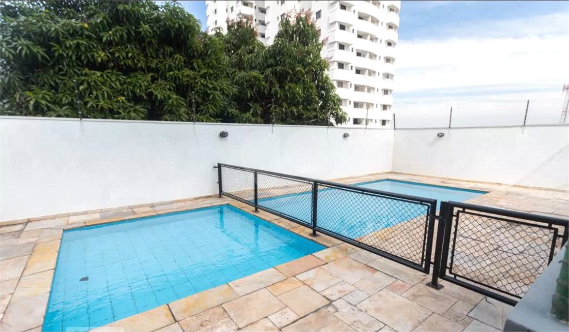 Apartamento à venda com 3 quartos, sendo 1 suíte, em Vila Hamburguesa, São Paulo, SP