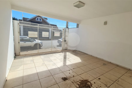 Sobrado à venda com 3 suítes em Vila Nastri, Itapetininga, SP