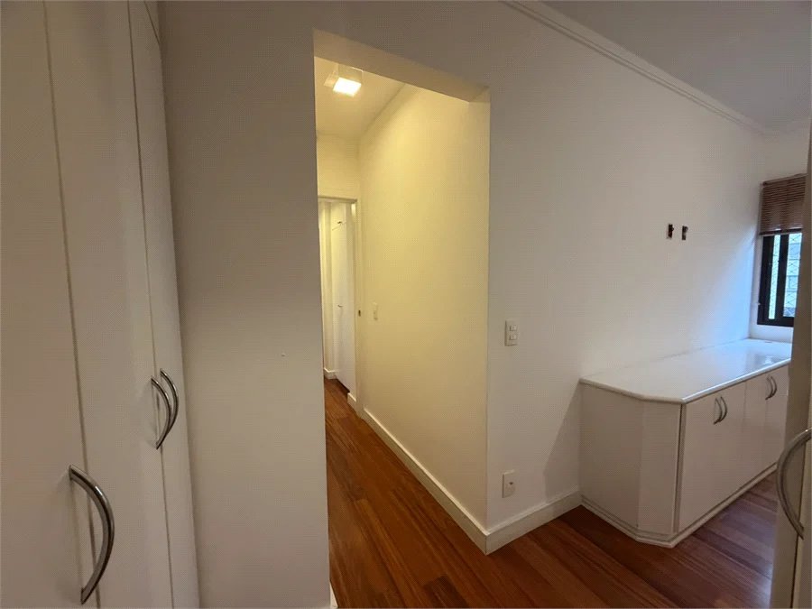 Apartamento à venda com 3 suítes em Vila Suzana, São Paulo, SP