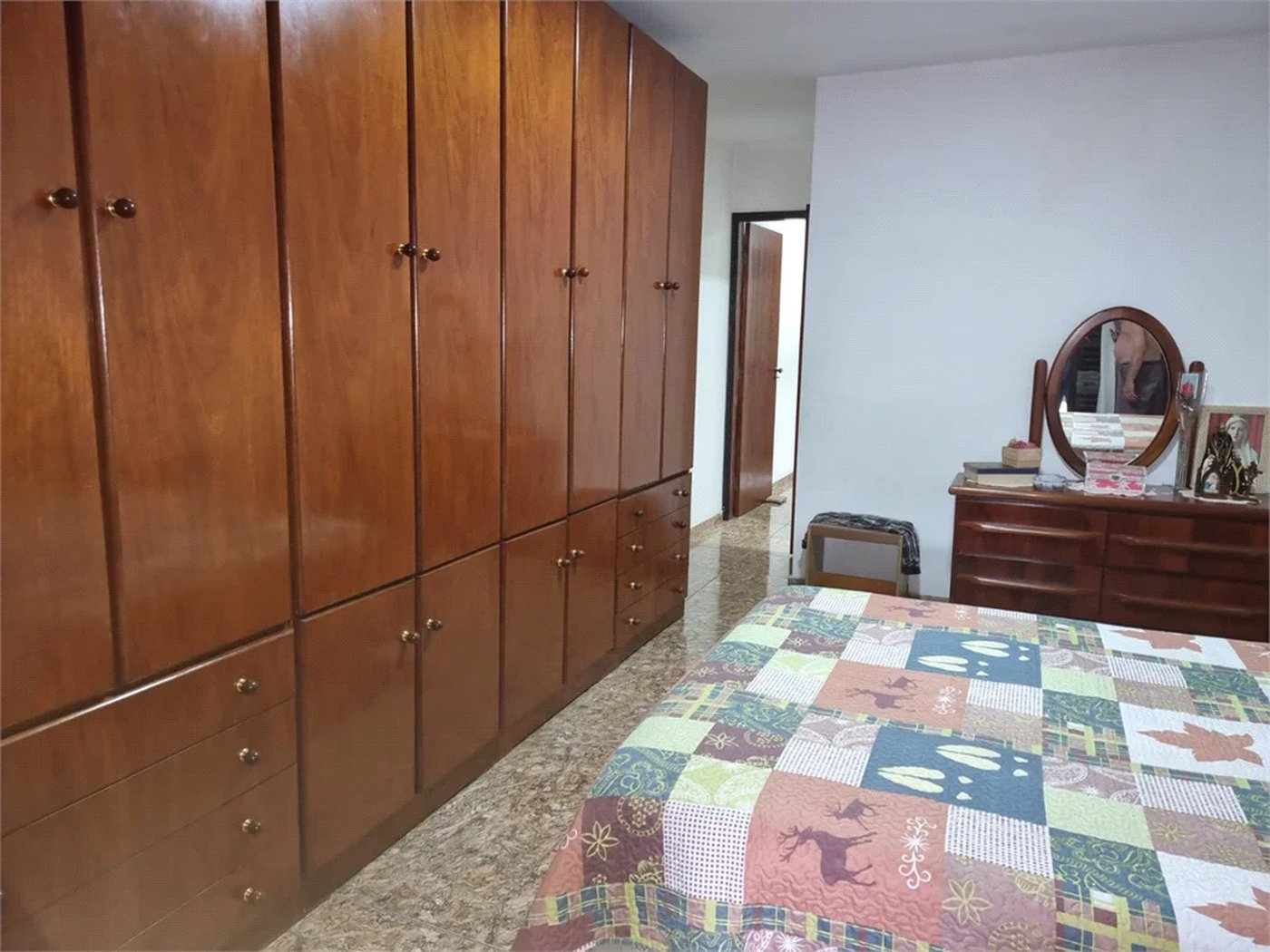 Sobrado à venda com 3 quartos, sendo 1 suíte,  em Jardim Campo Limpo, São Paulo, SP