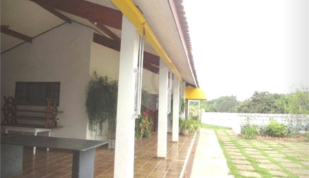 Chácara à venda com 4 quartos, sendo 2 suítes,  em Loteamento Vale das Flores, Atibaia, SP